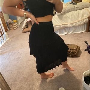 Black mid skirt